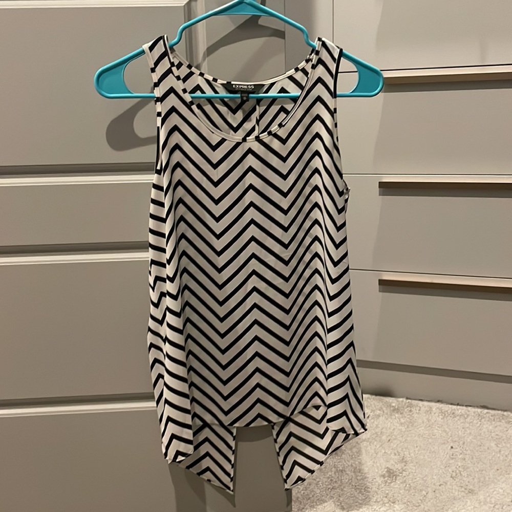 Express tank top - Picture 2 of 5